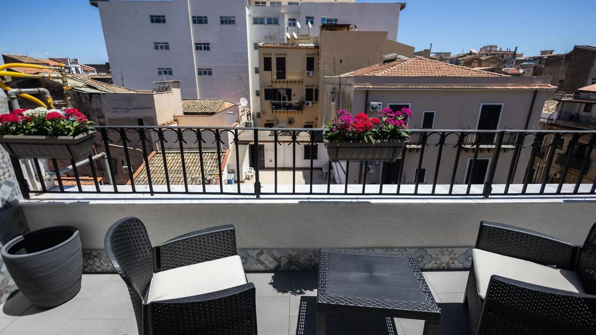 Mangano Suites Palermo Pensión
